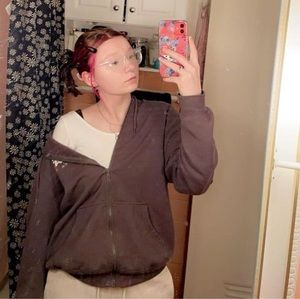 Meet your Posher, Leah